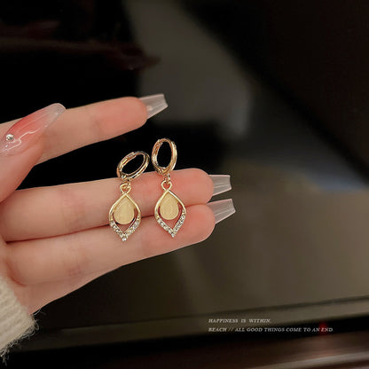 Pendientes vintage de rombos y ópalo 