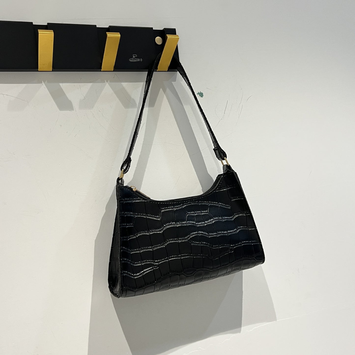 Crocodile pattern versatile shoulder bag