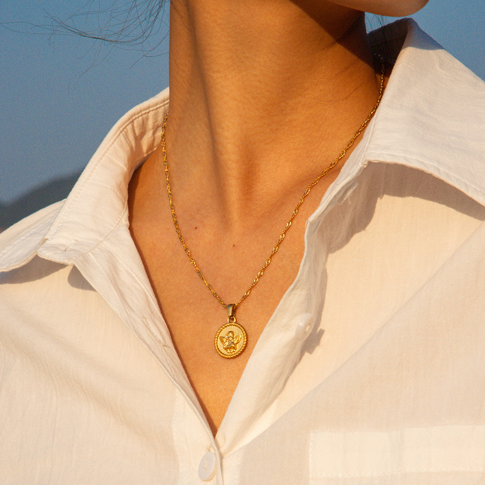 Collar con colgante de ángel de Cupido 