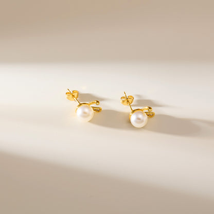 Silver needle rabbit pearl stud earrings