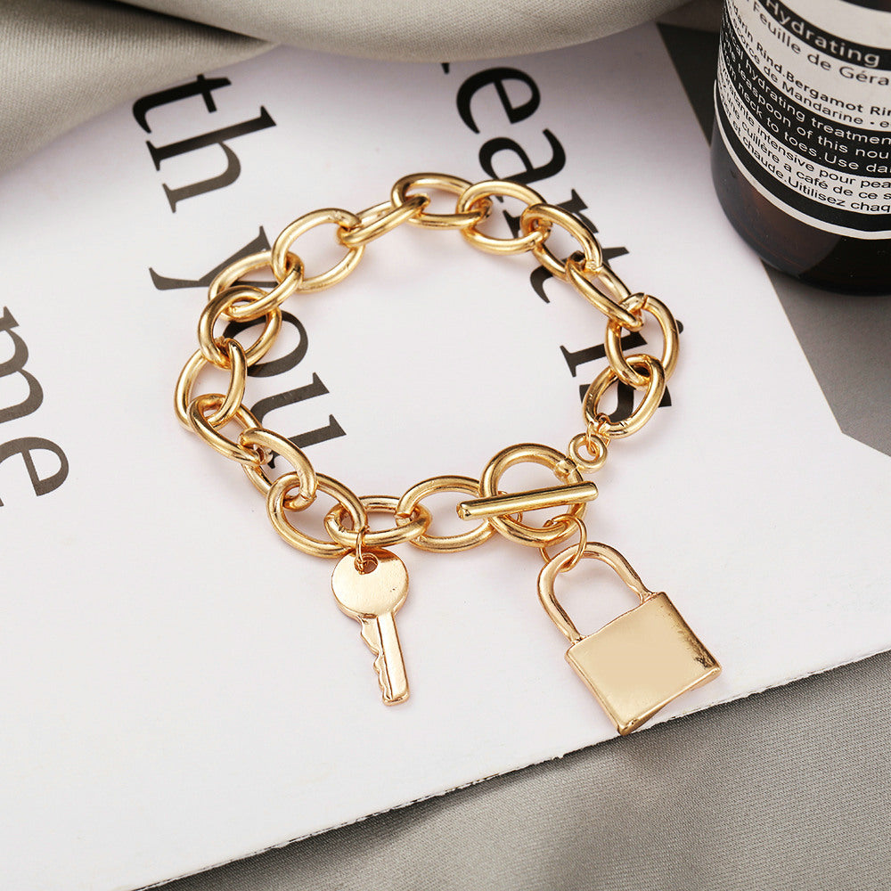 Thick Chain Lock Pendant Bracelet