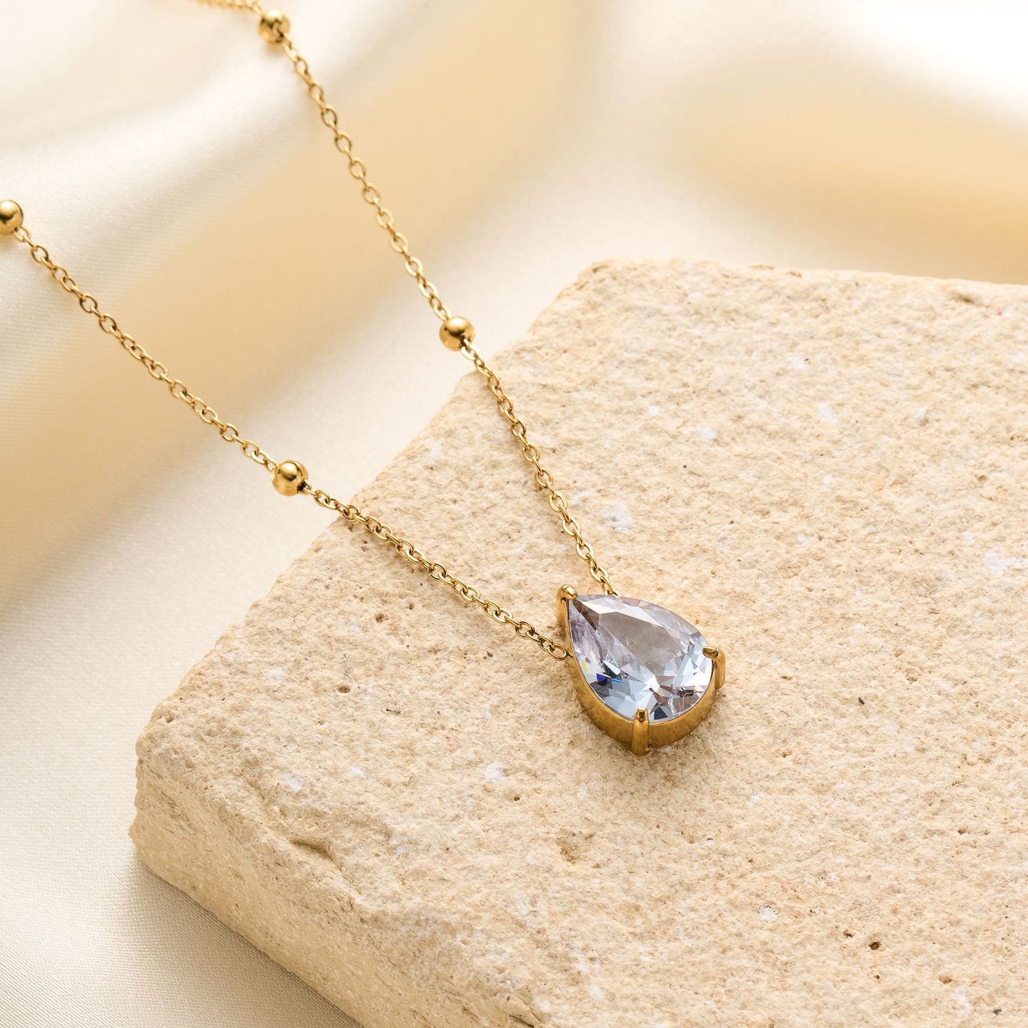 18K Gold Zircon Water Drop Necklace