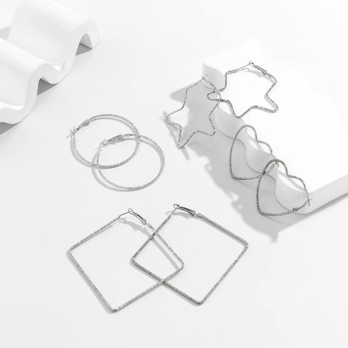 French retro inlaid imitation pearl earrings