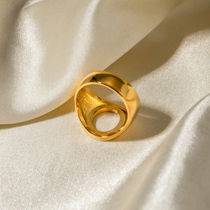 Anillo hueco ovalado de strass 