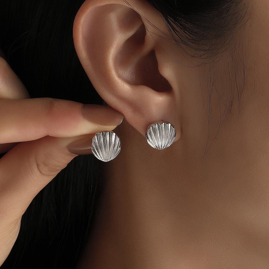 Shell Fan Stud Earrings