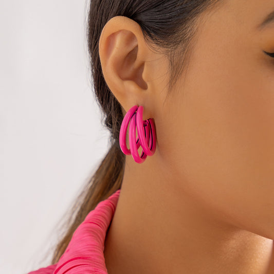 Pendientes de botón con forma de C y anillo liso