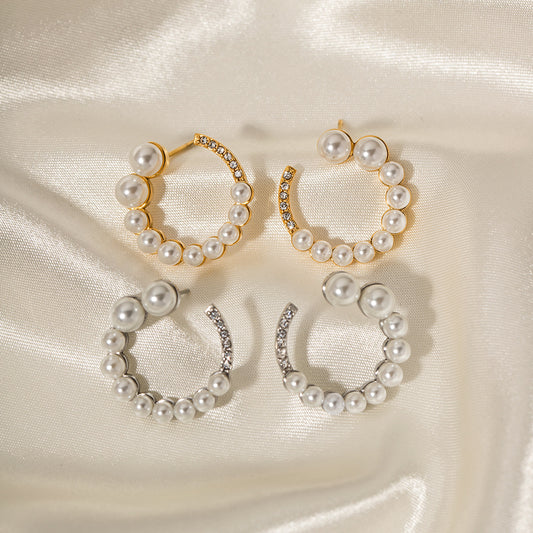 C-shaped earrings with full diamonds and pearls