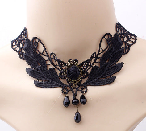 Explosive lace necklace