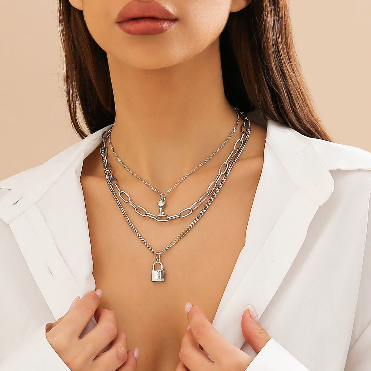 Collar sencillo con llave y candado 