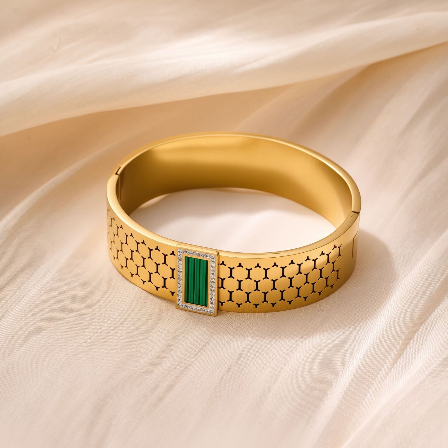 18K Gold Honeycomb Diamond Bracelet