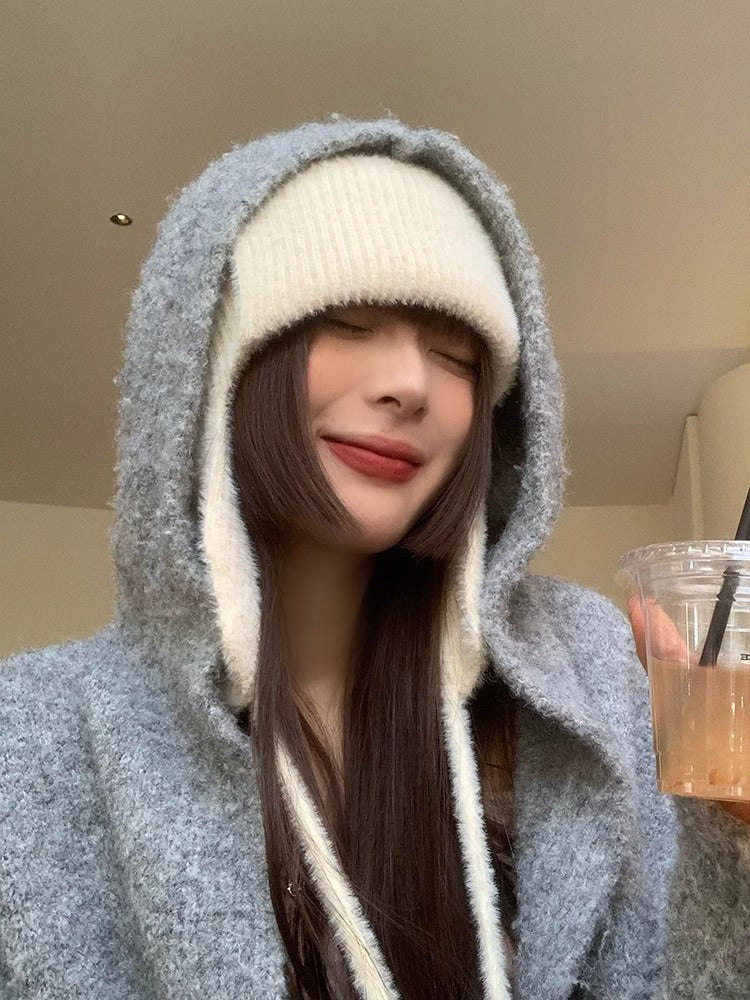 Acogedor gorro con orejeras de mohair para invierno 