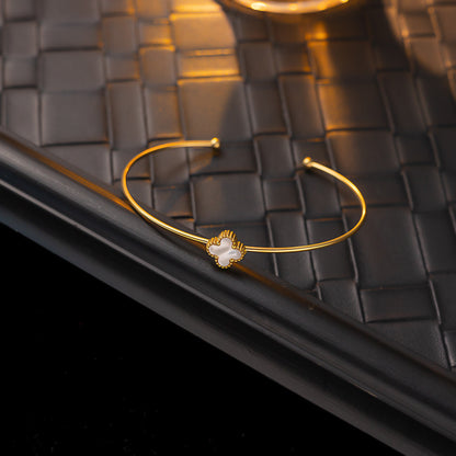 Hot sale four-leaf clover titanium steel bracelet