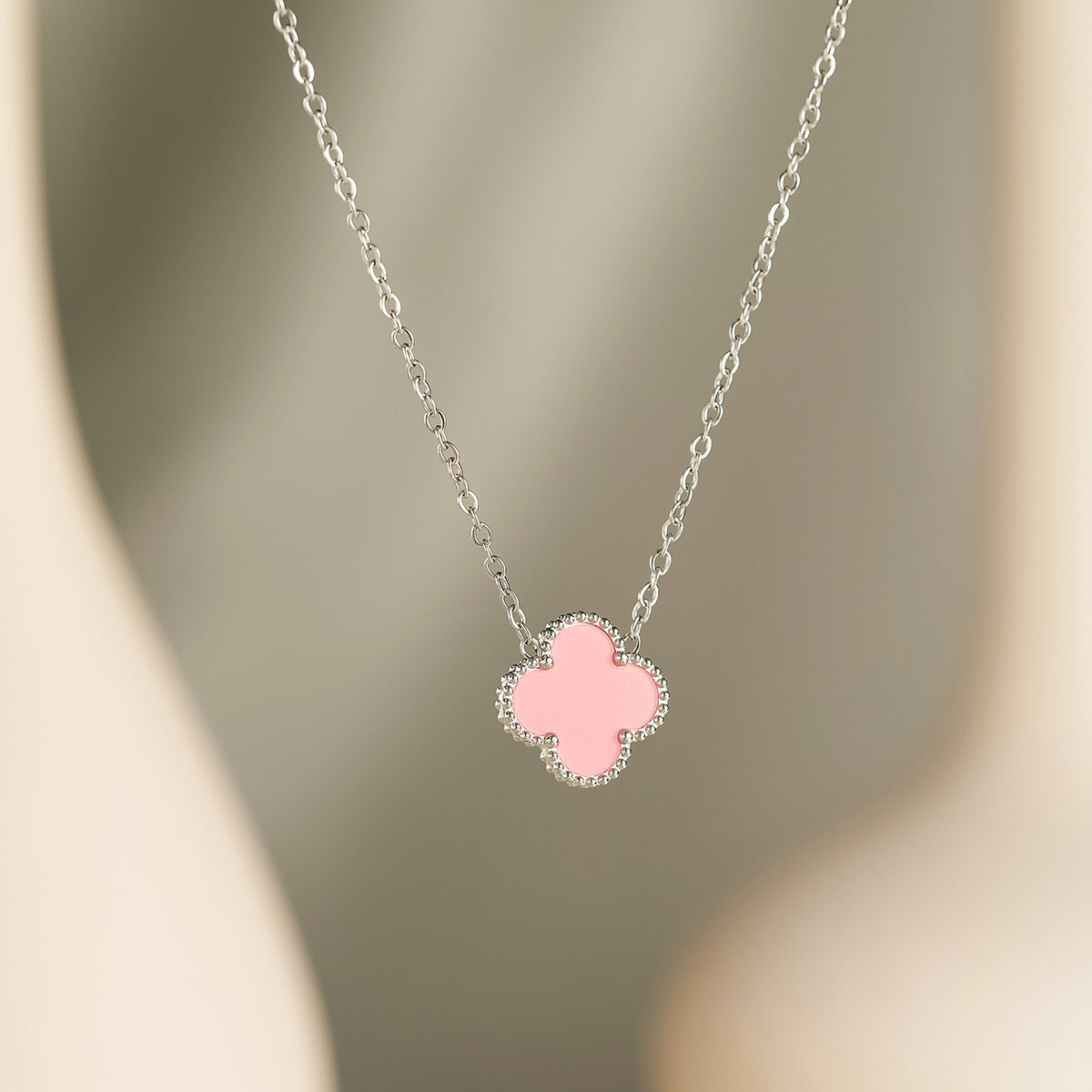 15mm 18K Gold-Plated Titanium Steel Double-Sided Four-Leaf Clover Collarbone Necklace — High Color Retention