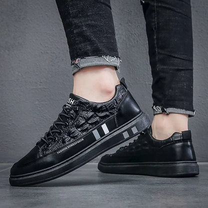 Zapatillas de piel con estampado de cocodrilo 