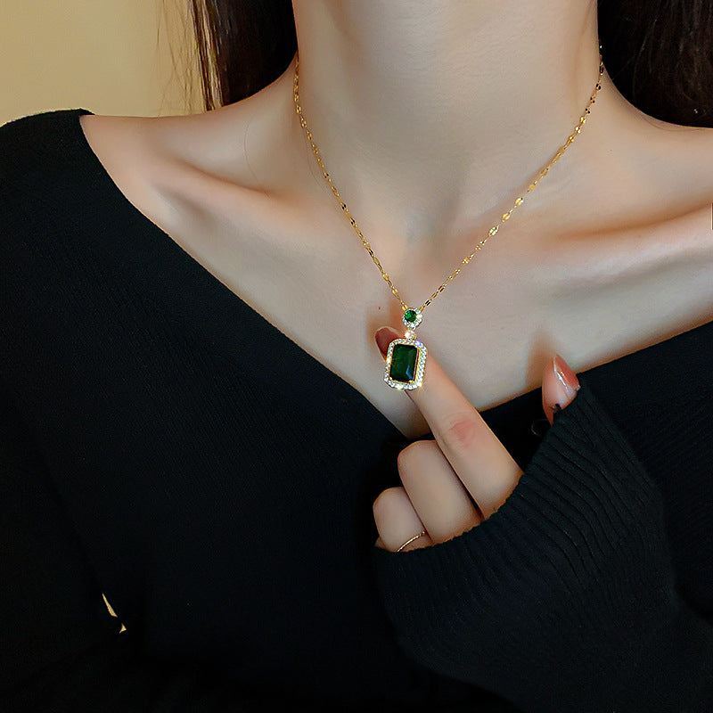 Green Titanium Steel Luxury Collarbone Pendant Necklace