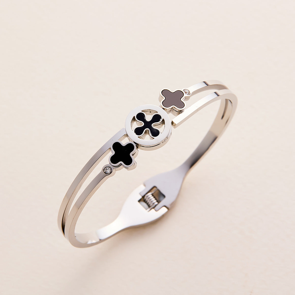 Stainless steel bracelet with diamonds