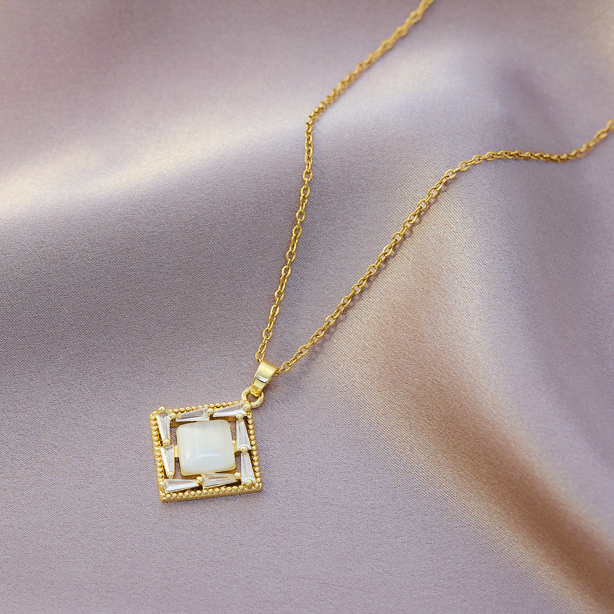 Titanium Steel Small Waist Necklace