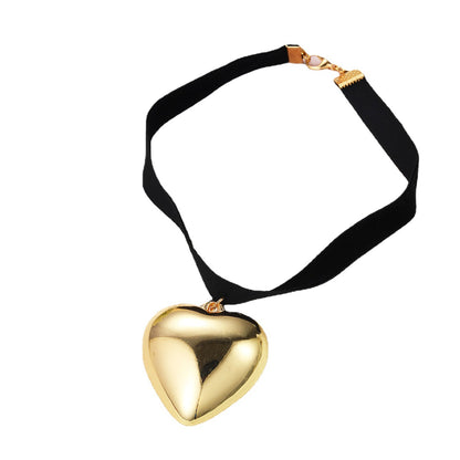 French sweet cool heart shaped necklace for women
