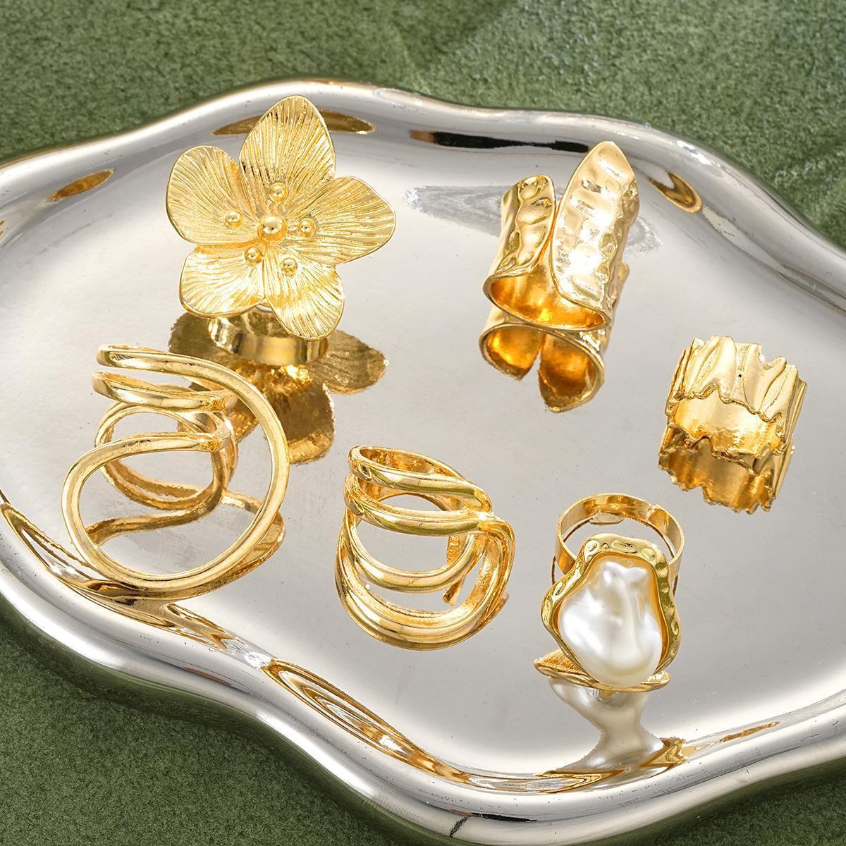 Irregular Pearl Flower Ring Set