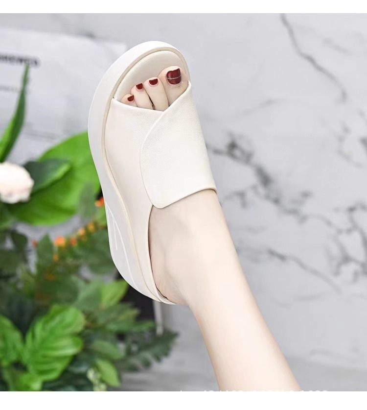 Summer heightening sandals