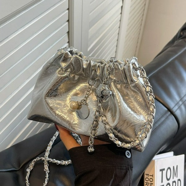 Bolso tipo bandolera con cadena y bolso nube plisado 