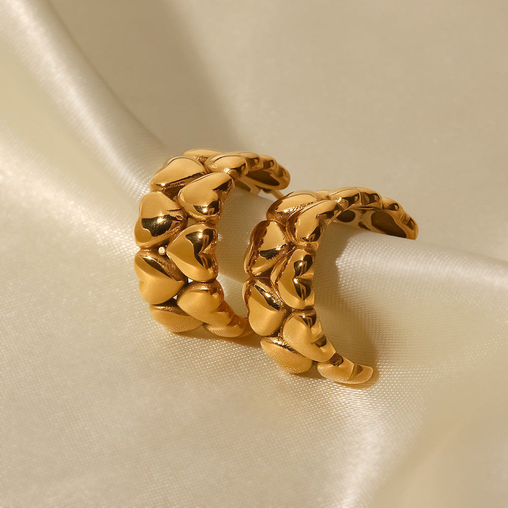 Heart stitching C-shaped earrings