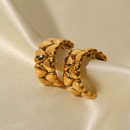 Heart stitching C-shaped earrings