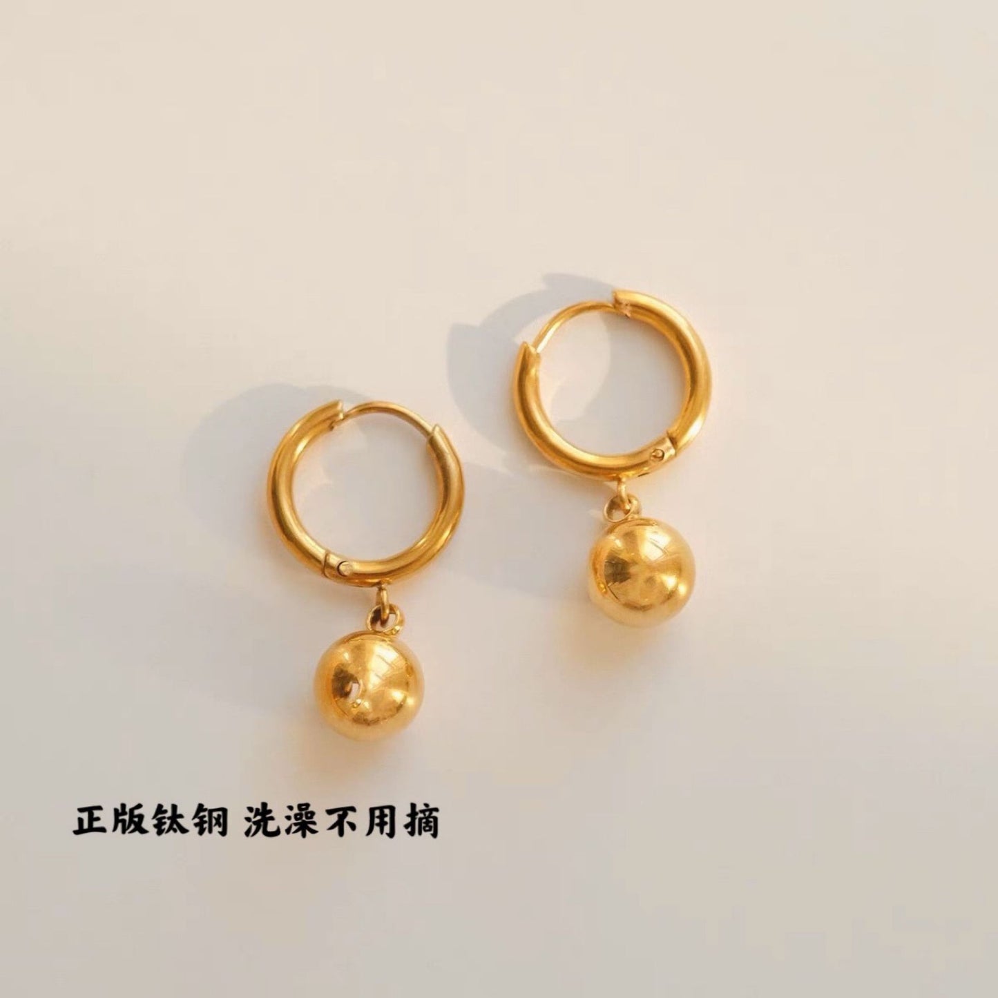 Non-fading titanium steel small round ball earrings