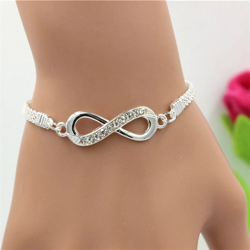 Cross-border new European and American fashion high-end butterfly peach heart bracelet fashion niche temperament silver point diamond bracelet