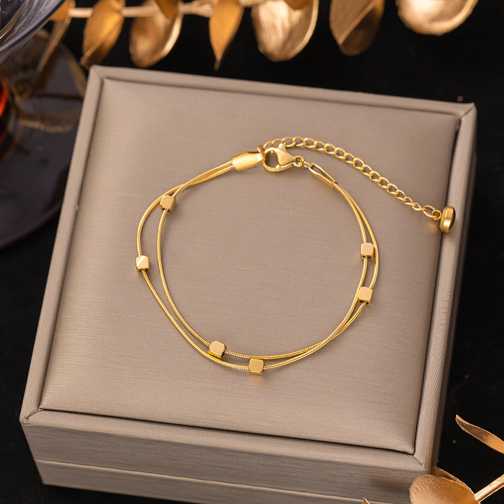 The new titanium steel bracelet is versatile for women