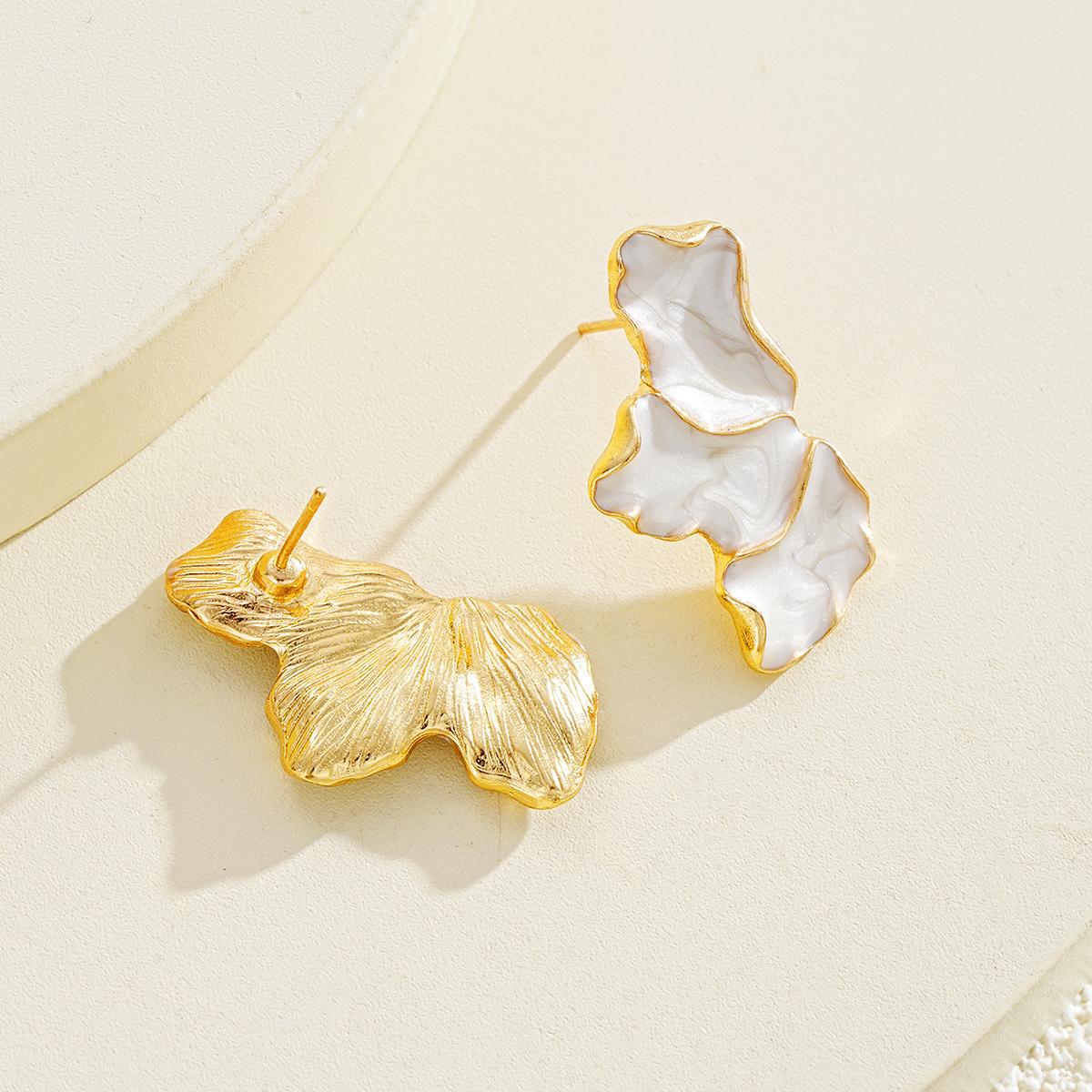 Maple Leaf Petal Drop Earrings