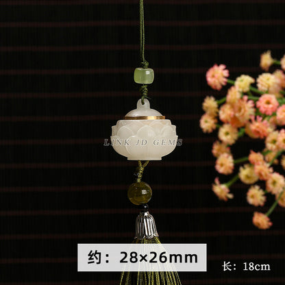 Green sandalwood sachet diffuser pendant