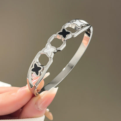 Four-leaf clover gypsy titanium steel bracelet