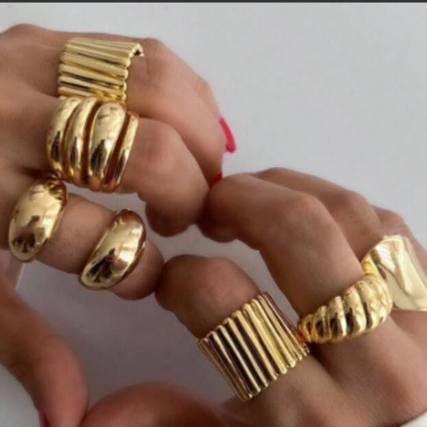 Geometric Stripe Ball Ring Set (8 Pieces)