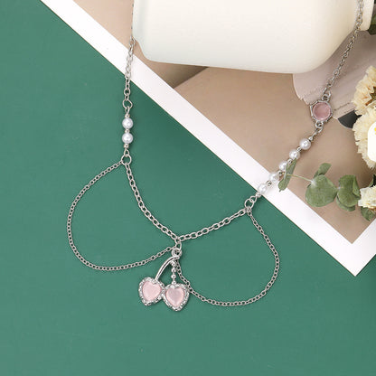 Pequeño collar de perlas y cadena de cerezas 