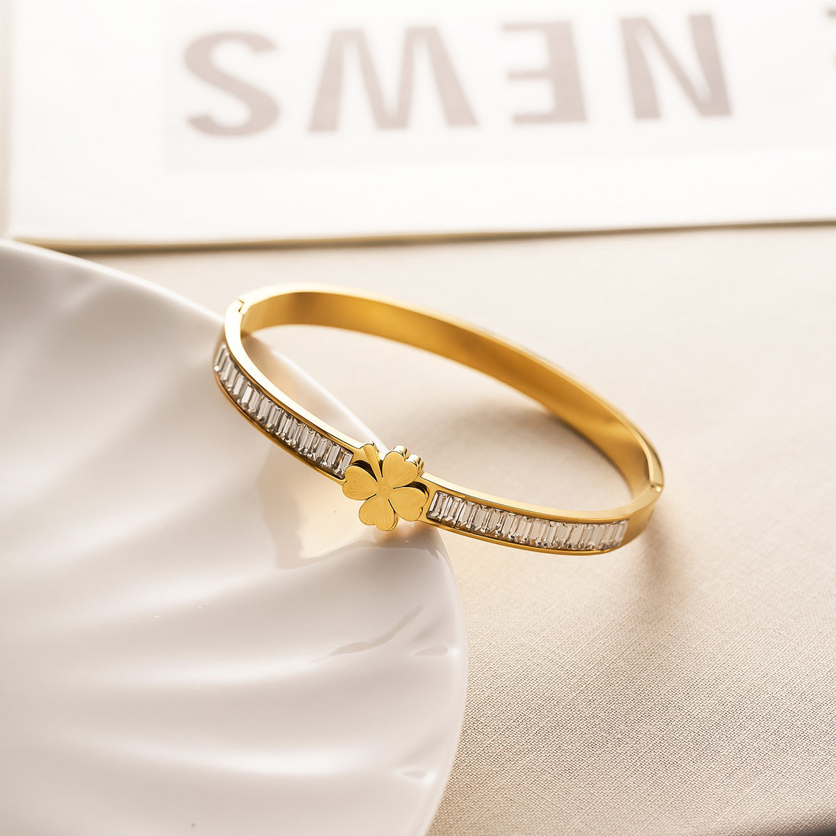 Women's 18K Gold-Plated Four-Leaf Clover Bracelet with CZ Diamonds — Stainless Steel, Titanium Clasp, Non-Fading