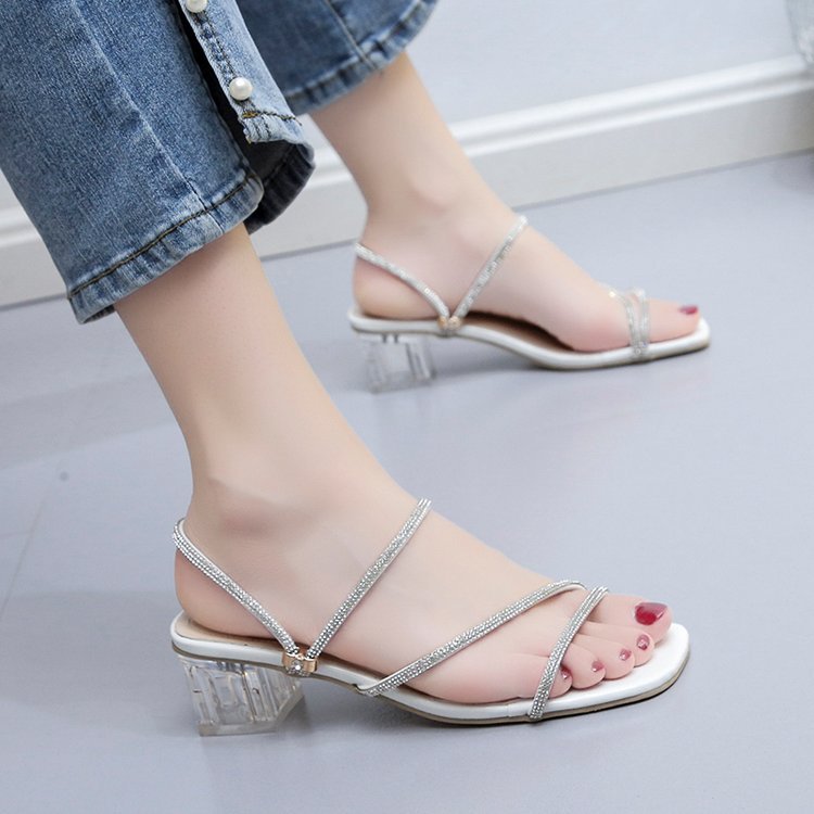 Spring and summer mid-heel san