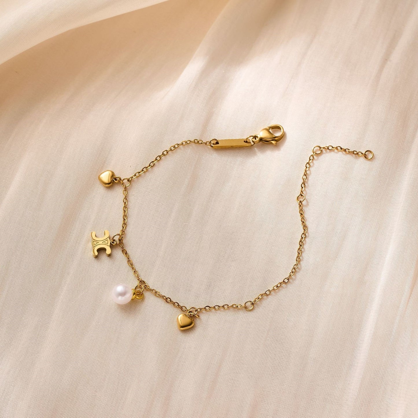 18K Gold Pearl Heart Bracelet