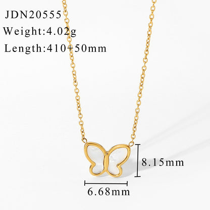 Collar de cadena de oro con mariposa de concha blanca 