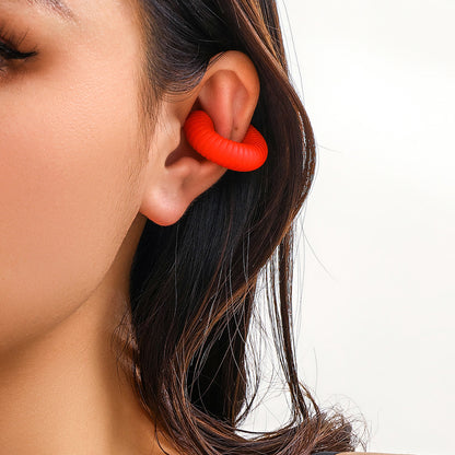 Clips para orejas circulares de marea para mujer con clavos de hueso para oreja simple 