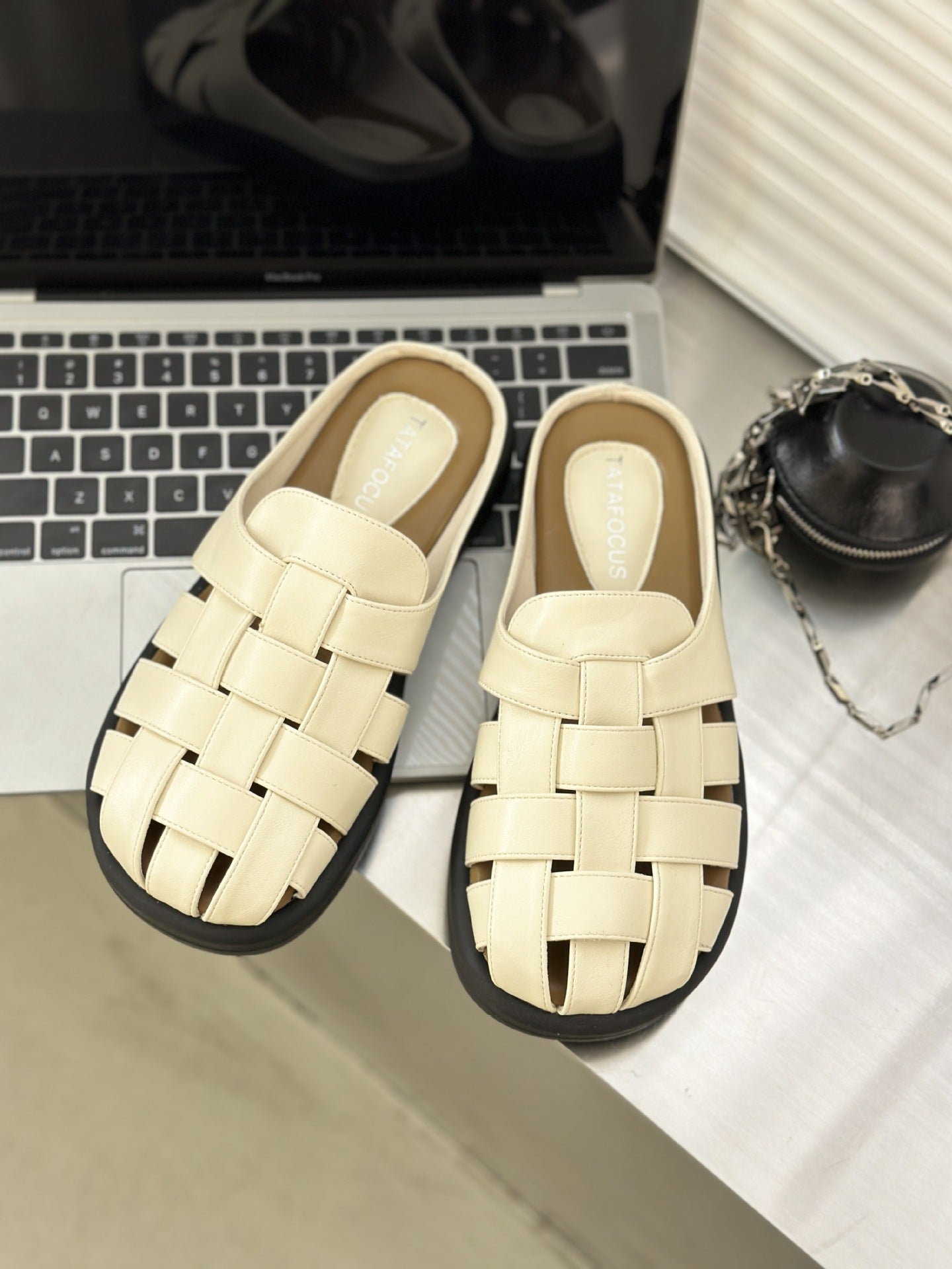 Soft leather half slippers women's new retro weaving