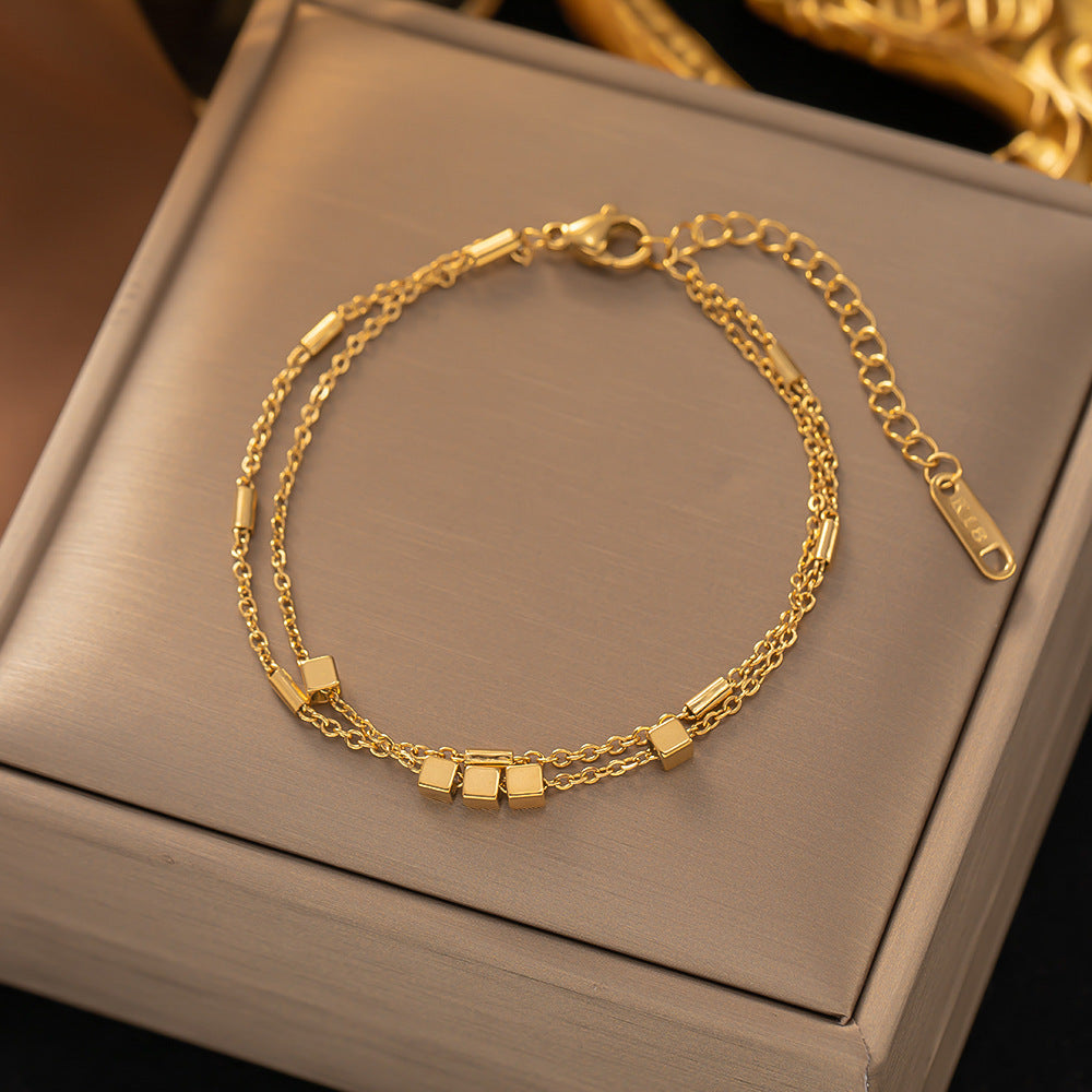 The new titanium steel bracelet is versatile for women