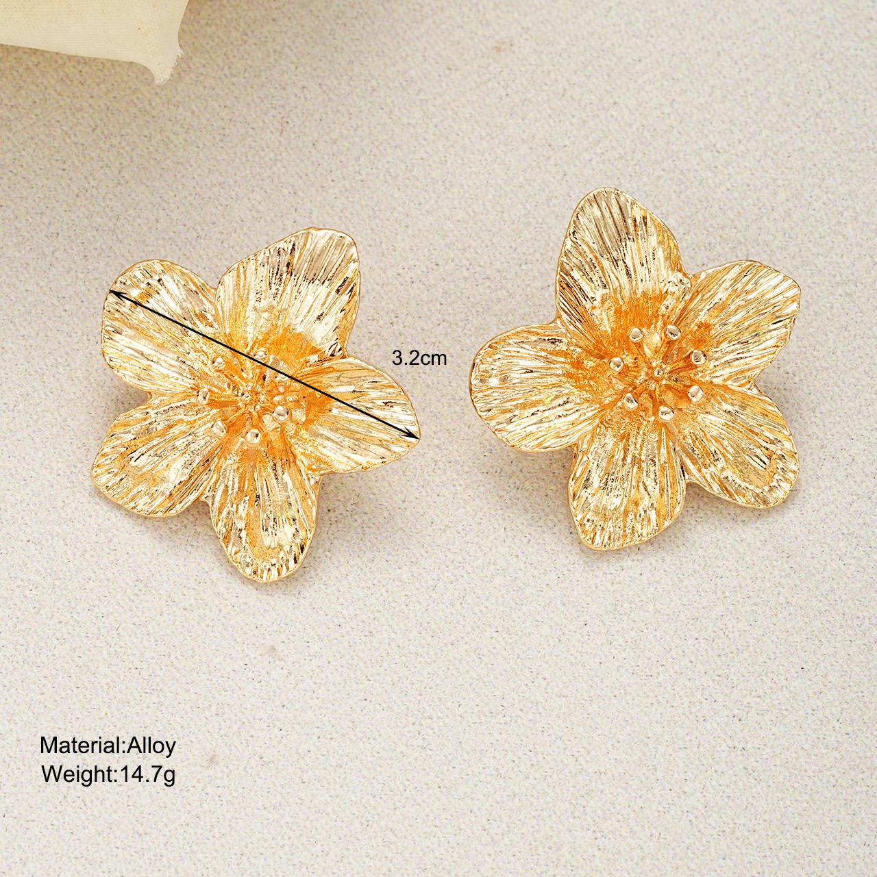 Exaggerated Flower Stud Earrings