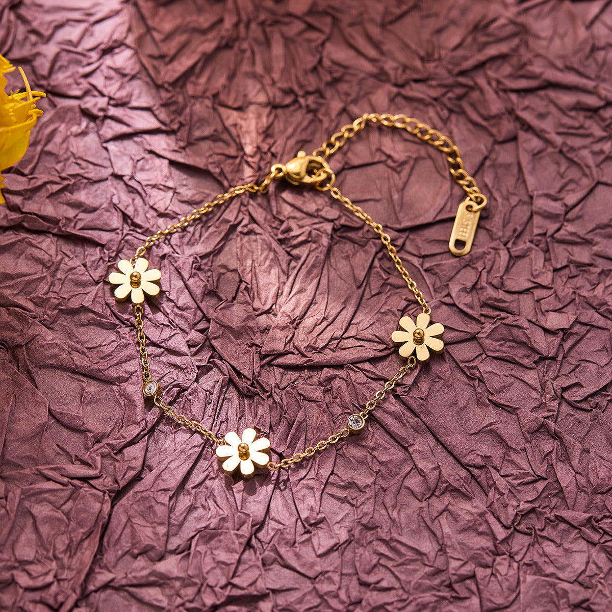 Titanium steel small daisy bracelet for women