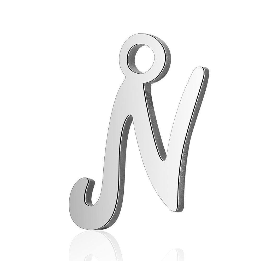 Juego completo de 10 piezas de acero de titanio con 26 colgantes de letras en inglés 