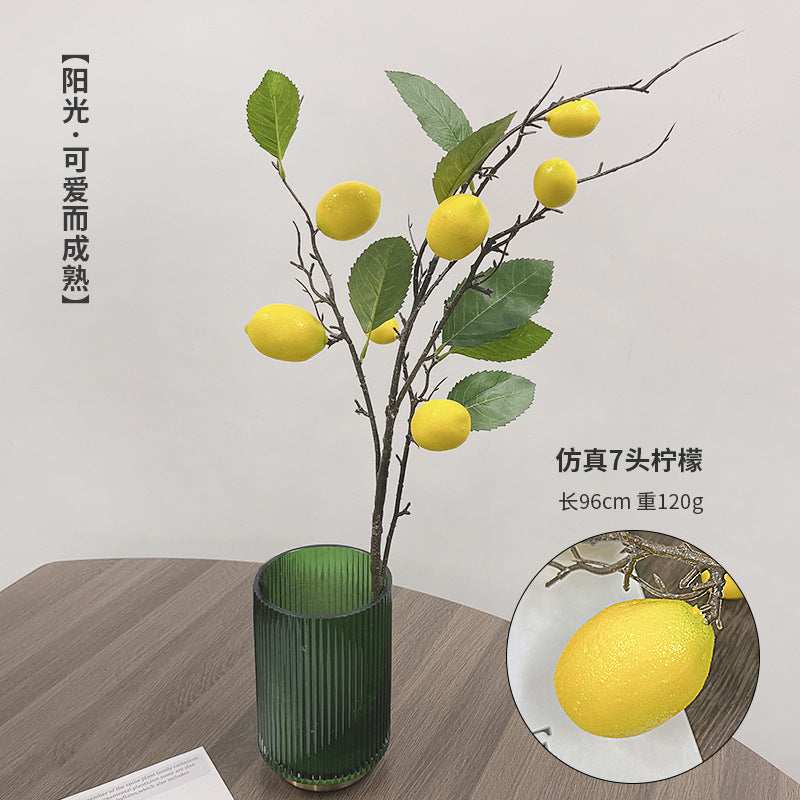 Simulación de fruta caqui redondo cuadrado caqui kumquat limón 