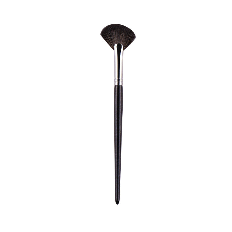 Fan Highlighter Brush (Goat Hair Fine Tip)