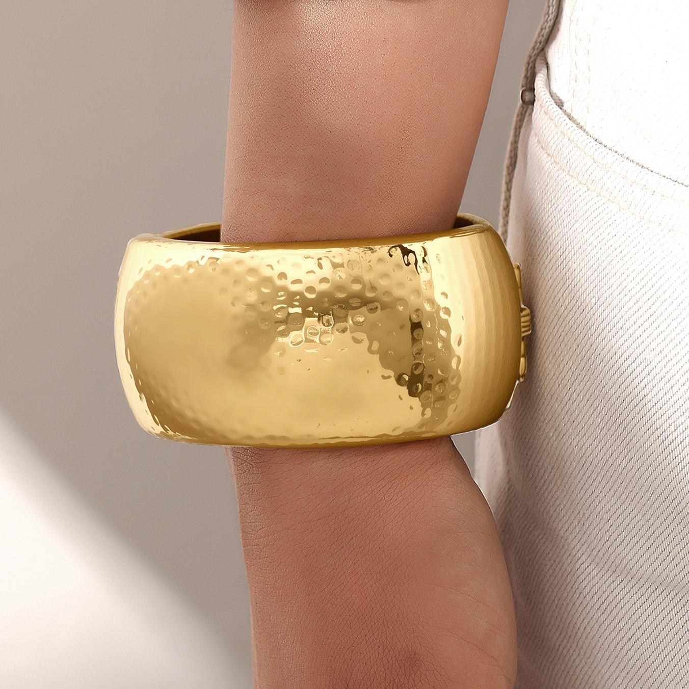 Geometric Rhombus Wave Open Bracelet