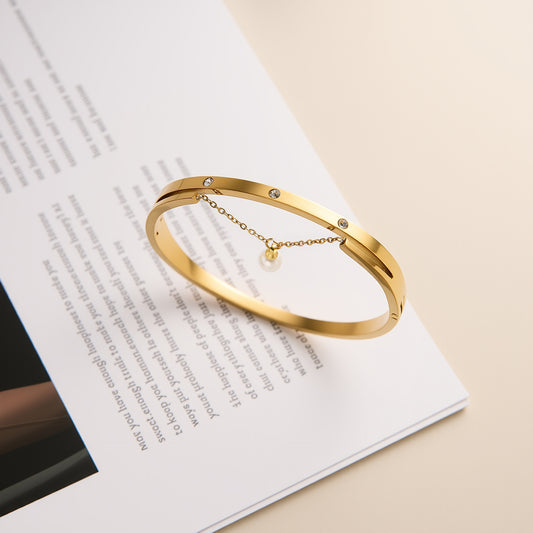 Women's Titanium Steel Three-Diamond Bracelet with Pearl Fringe