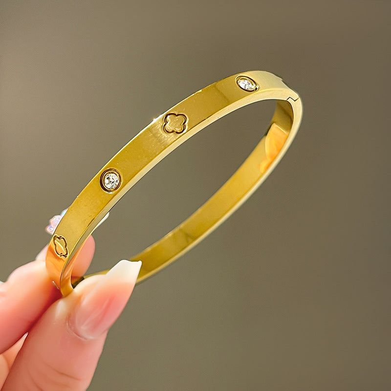 Four-leaf clover gypsy titanium steel bracelet